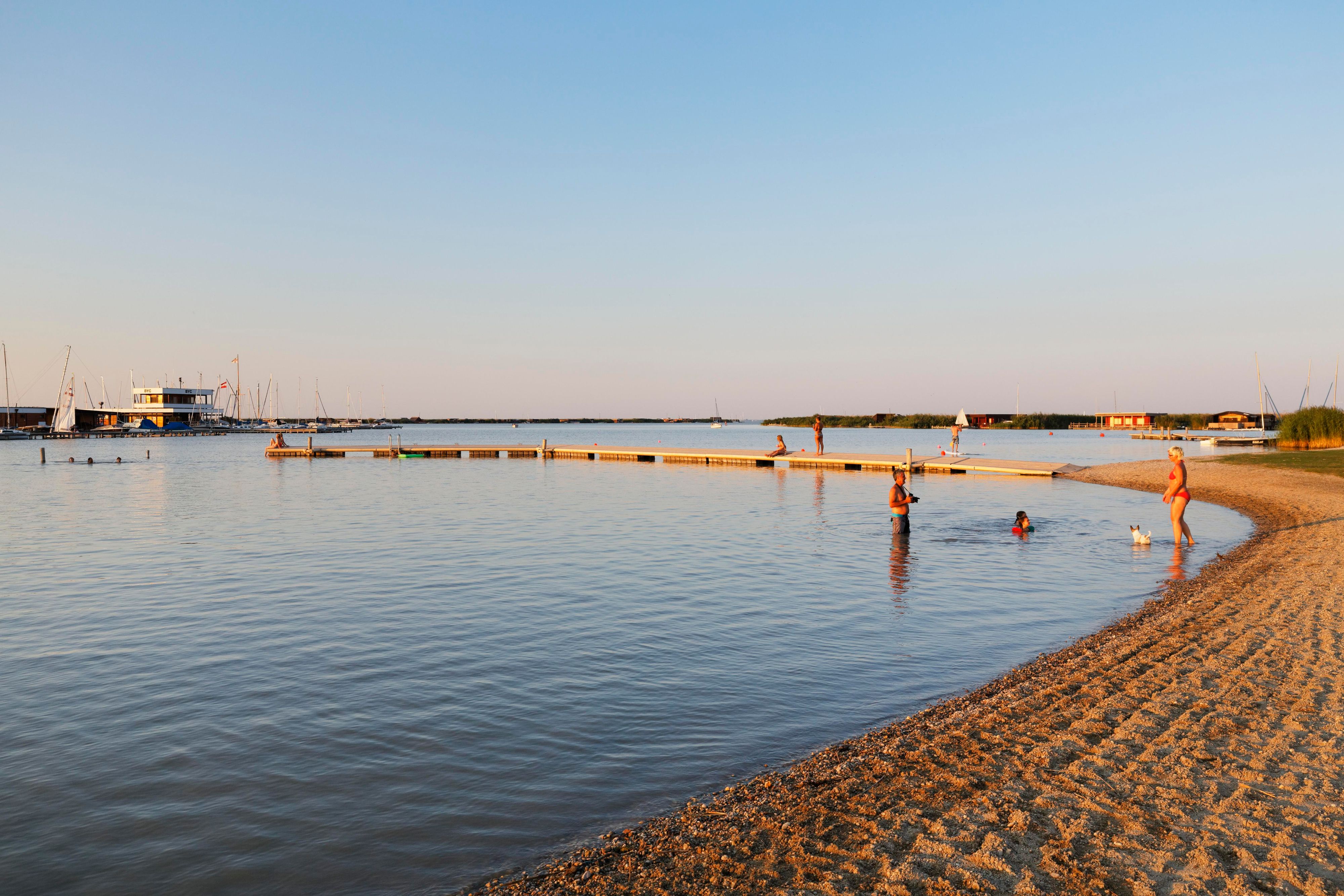 Badestrand in Rust am Neusiedler See. Archivbild