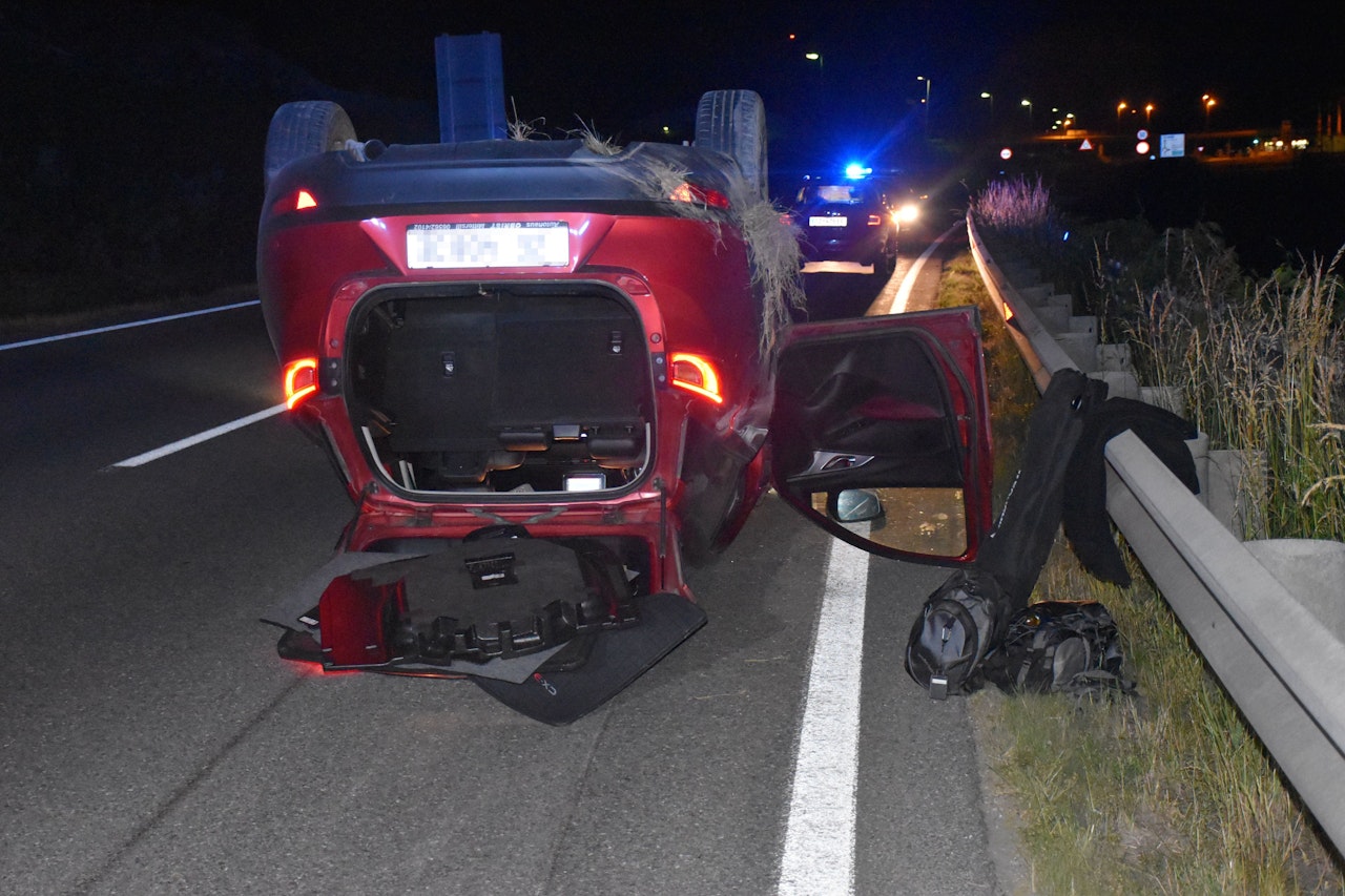 Heute.at - Auto landet bei Kollision mit Biber auf dem Dach