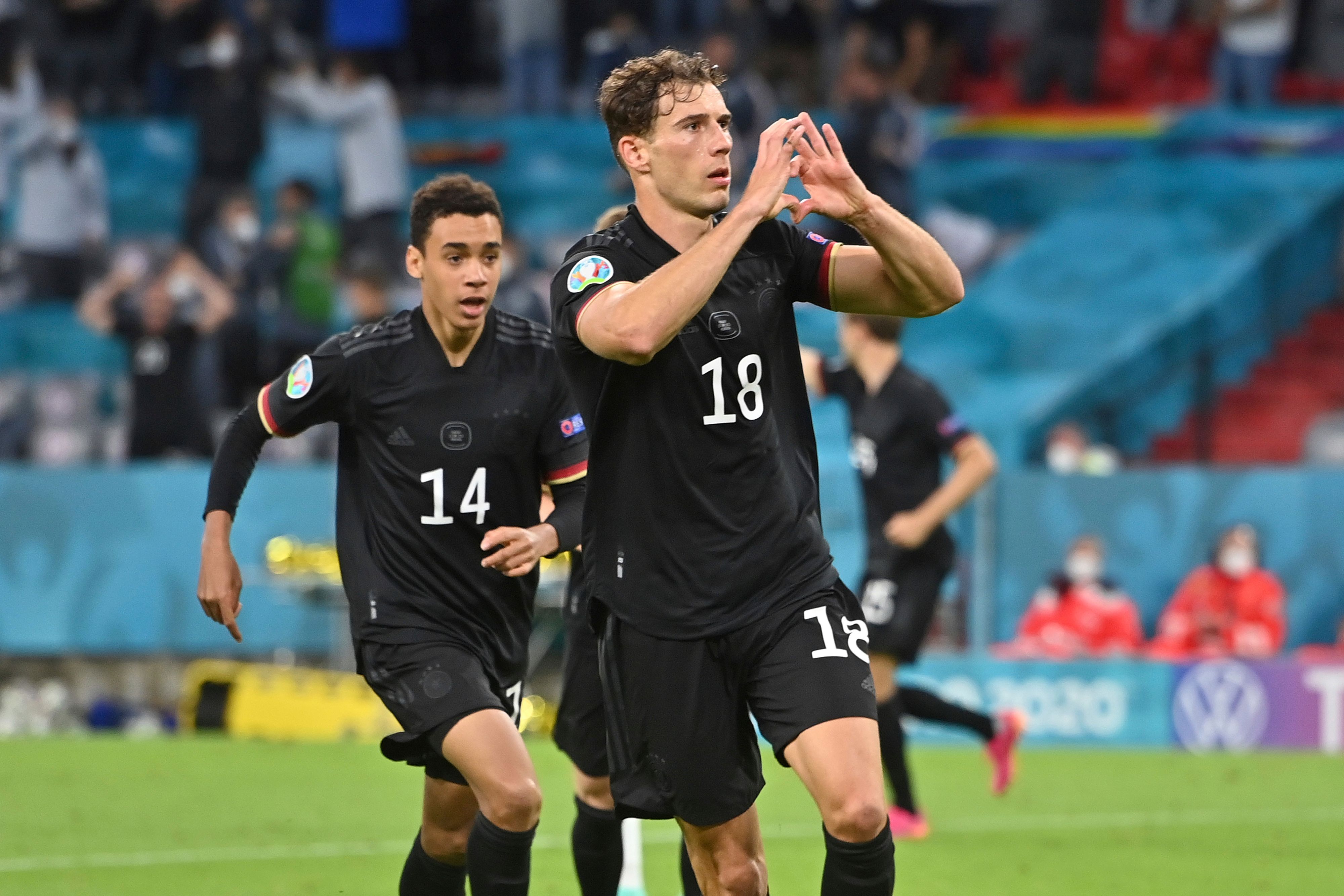 Deutschland hat nach dem Aufstieg schon wieder eine breite Brust. 