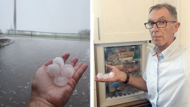 Josef Kaiser aus Oberösterreich hebt die sechs Zentimeter großen Hagelkörner im Gefrierschrank auf.