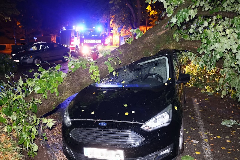 Ein Unwetter ist am Mittwochabend, 23. Juni 2021, über den Flachgau gezogen und hat dabei zahlreiche Schäden verursacht.