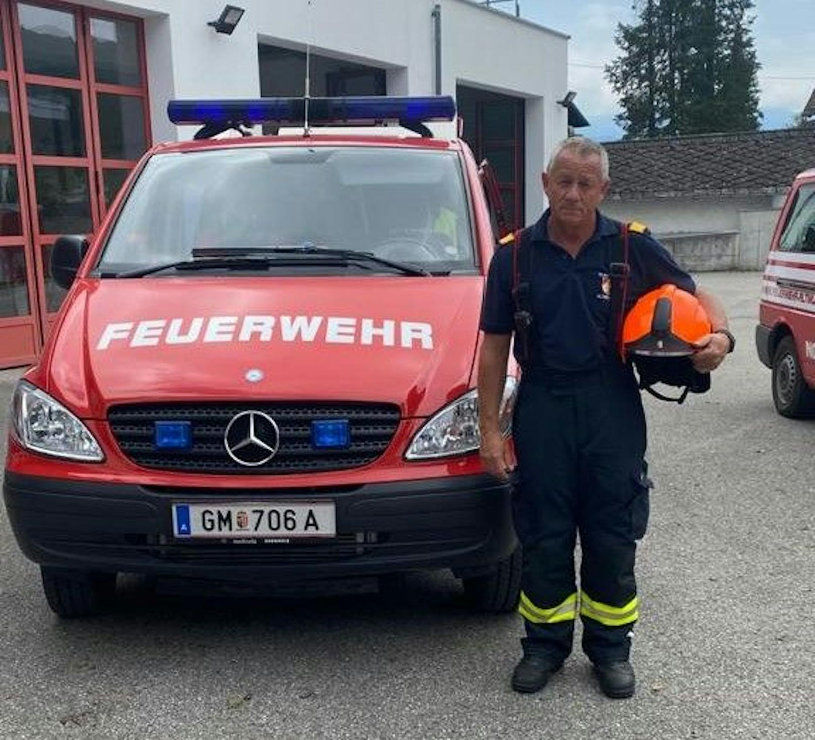 Christian Gruber, Kommandant der Feuerwehr Altmünster, ist seit Dienstagabend im Dauereinsatz.