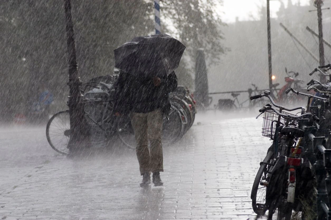Symbolfoto eines Regengusses.
