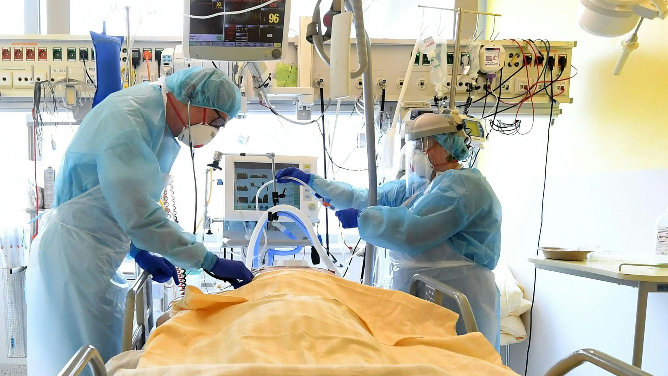 Ein Patient auf der Intensivstation des Universitätsklinikums Tulln (Archivbild)