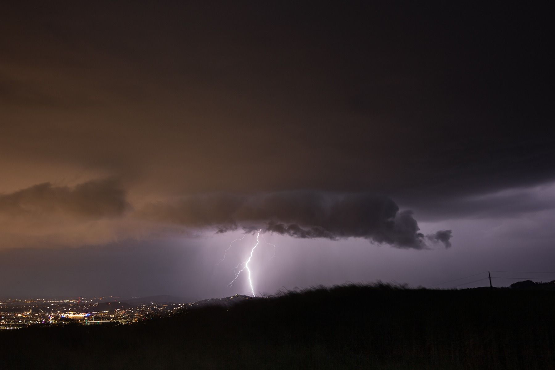 Auch am Donnerstag und Freitag sagt der Experte heftige Unwetter voraus.