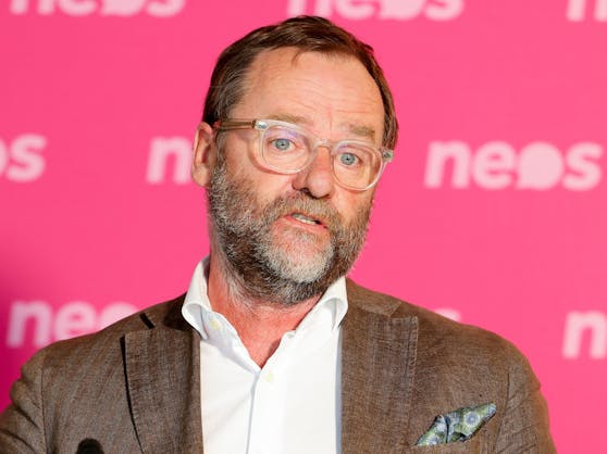 Sepp Schellhorn (NEOS) verabschiedet sich aus der Politik.
