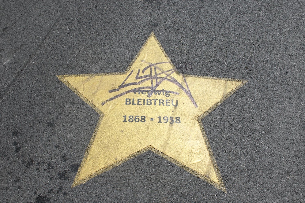 Unbekannte beschmierten die Sterne beim Linzer 