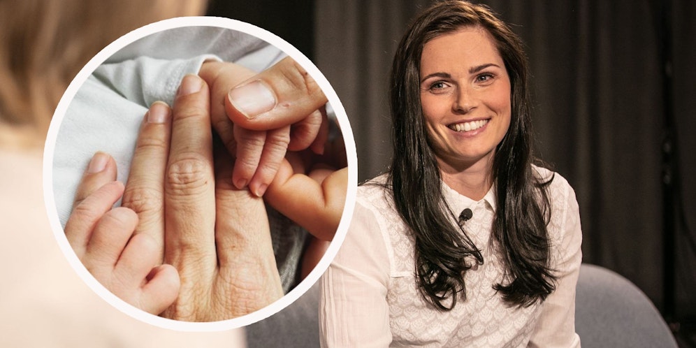 Anna Veith zeigt die Hände ihres Babys.