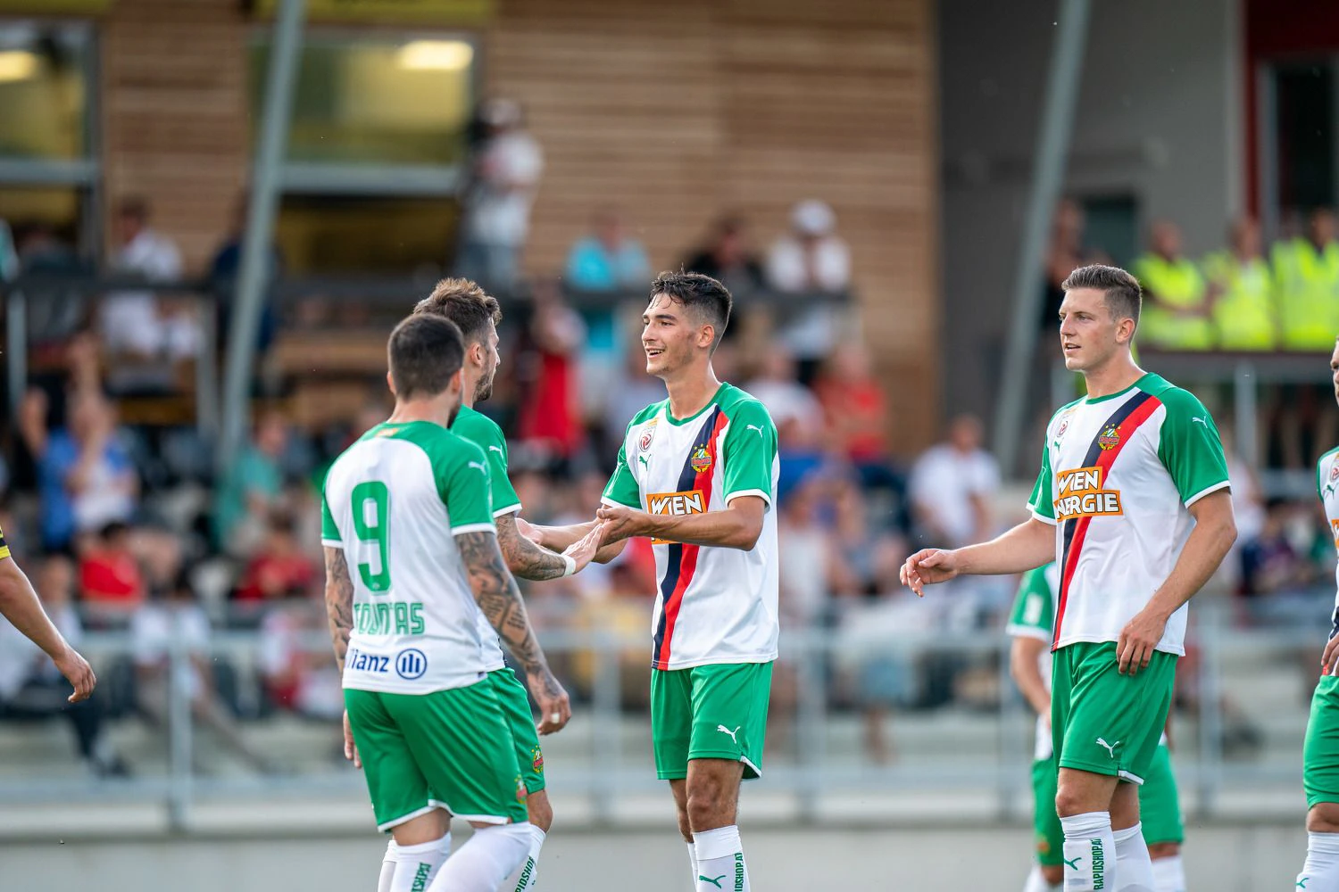 Rapid gewinnt 5:2