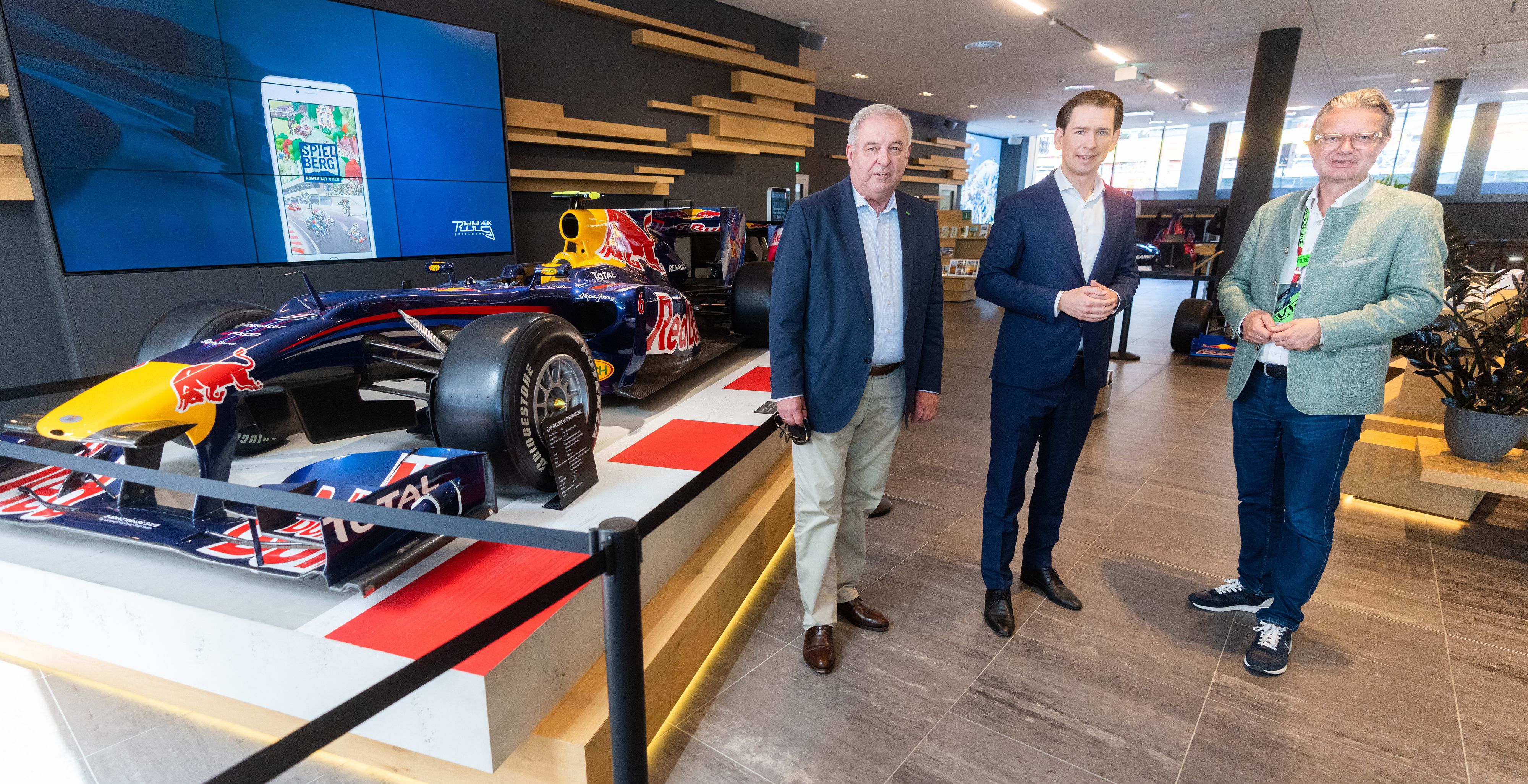 Spielberg: vlrn.: Landeshauptmann Hermann Schützenhöfer (ÖVP), Bundeskanzler Sebastian Kurz (ÖVP) und Sport-Landesrat Christopher Drexler (ÖVP) am Sonntag, 27. Juni 2021, vor Beginn des Formel 1-GP.
