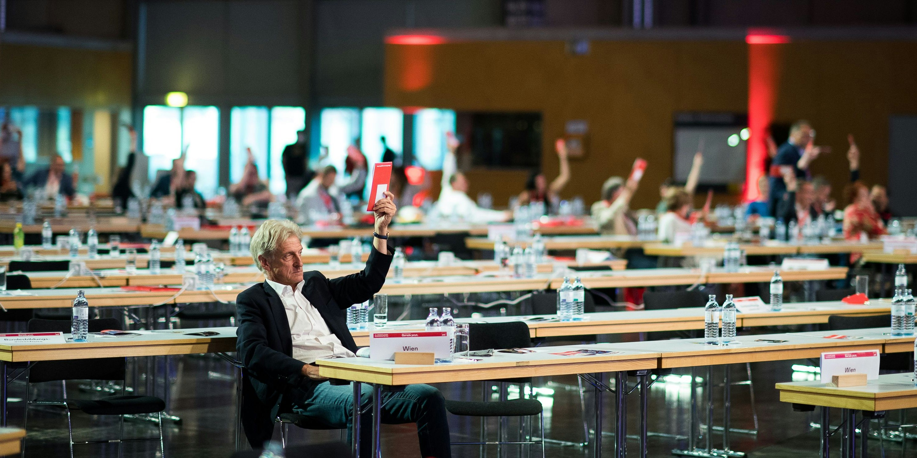 Fast leerer Saal, Josef Cap harrte aus.