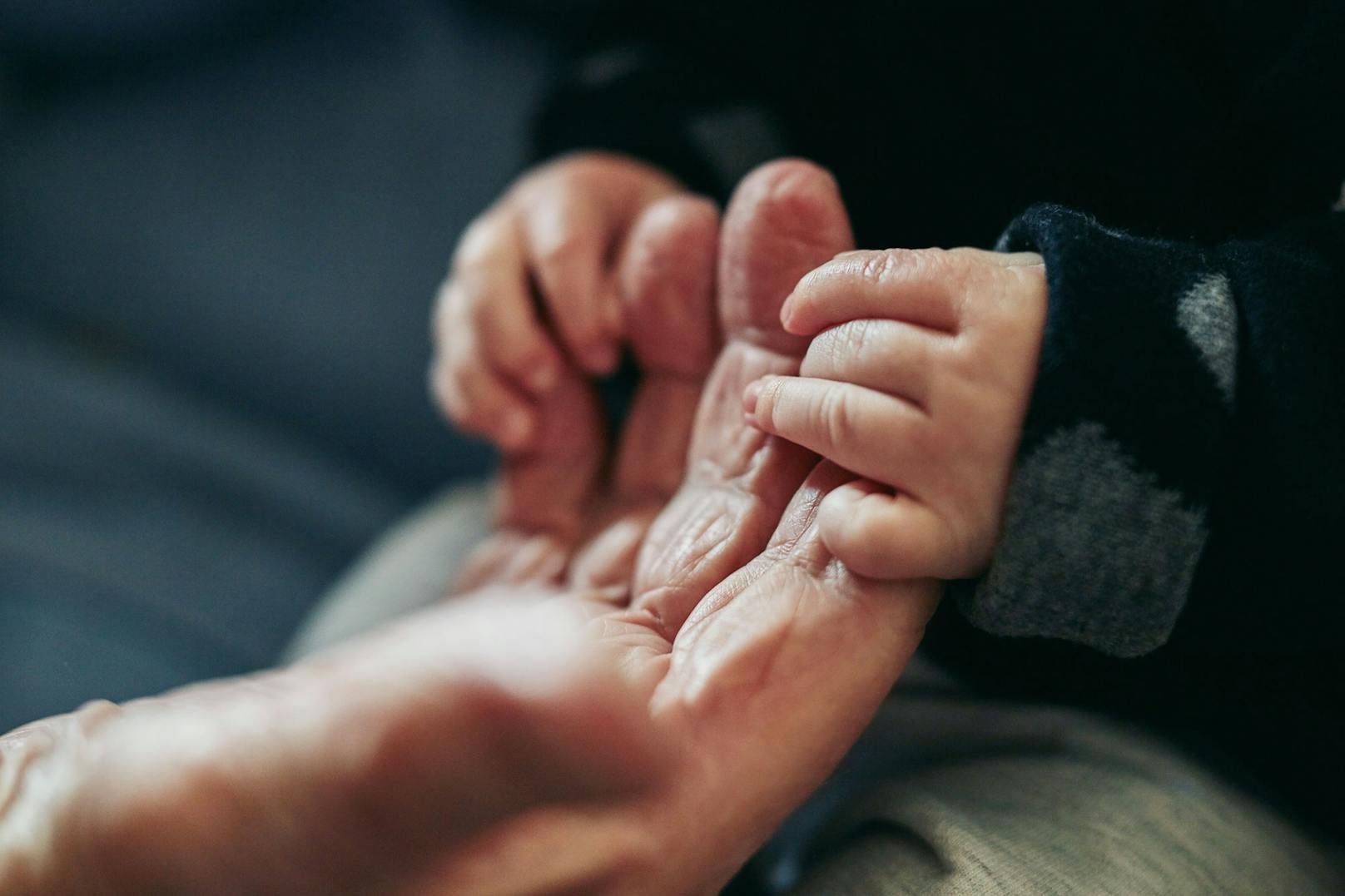 Nicht selten spielen&nbsp;Oma und Opa eine wichtige Rolle im Leben ihrer Enkelkinder. (Symbolbild)