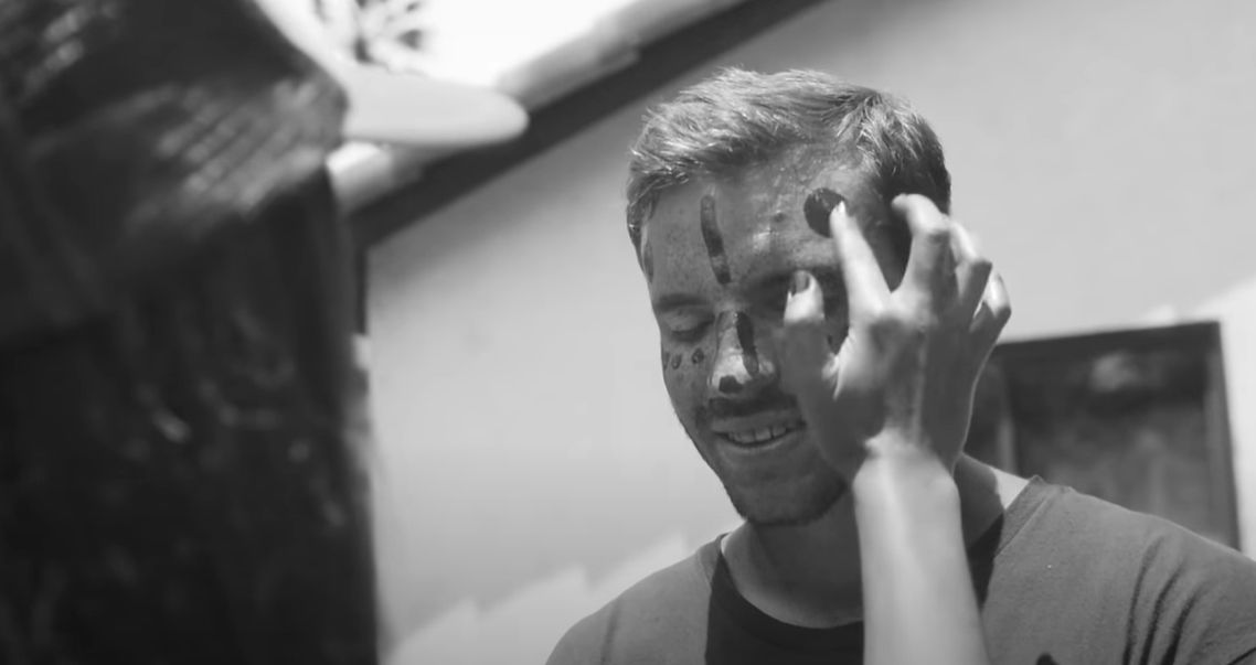 Sonne trifft auf Sonnenschutz. Mit der UV-Kamera sieht man, die Schutzwirkung.