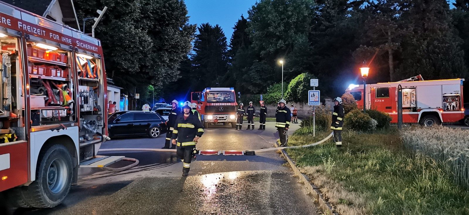 Die Feuerwehr musste ihren Fernsehabend unterbrechen.