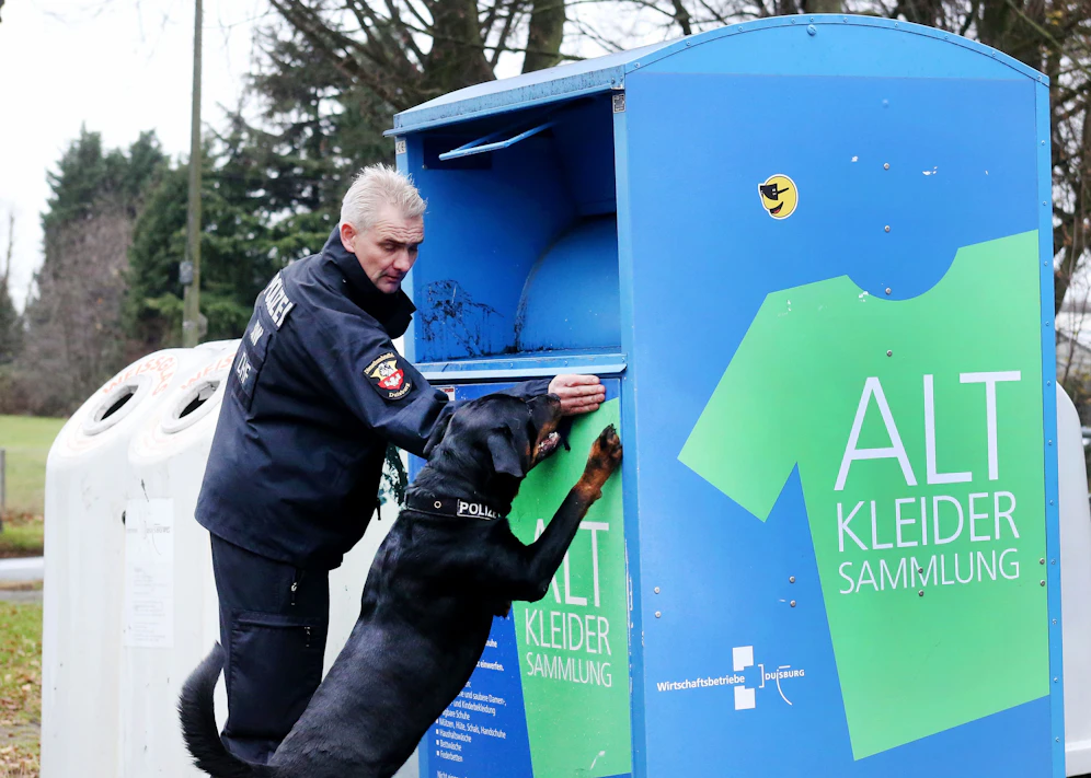 Der Mann starb im Altkleider-Container. Die Polizei geht von einem Unfall aus. Symbolbild. 