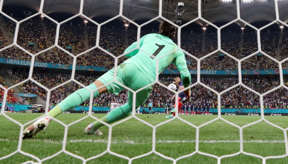 Frankreichs Mbappe verschießt den entscheidenden Elfer gegen die Schweiz