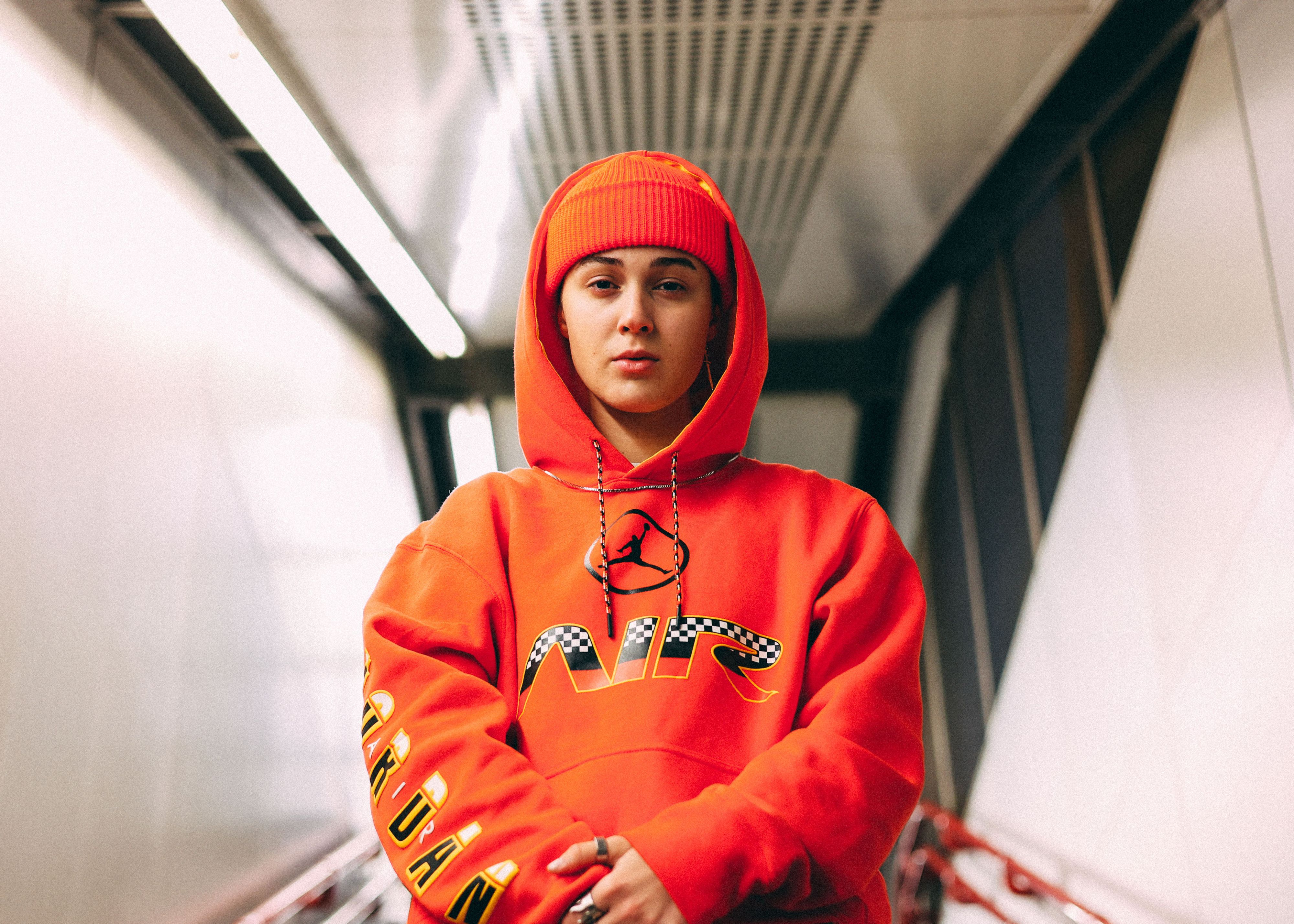 Als "Ness" startet die 16-Jährige nun voll durch.