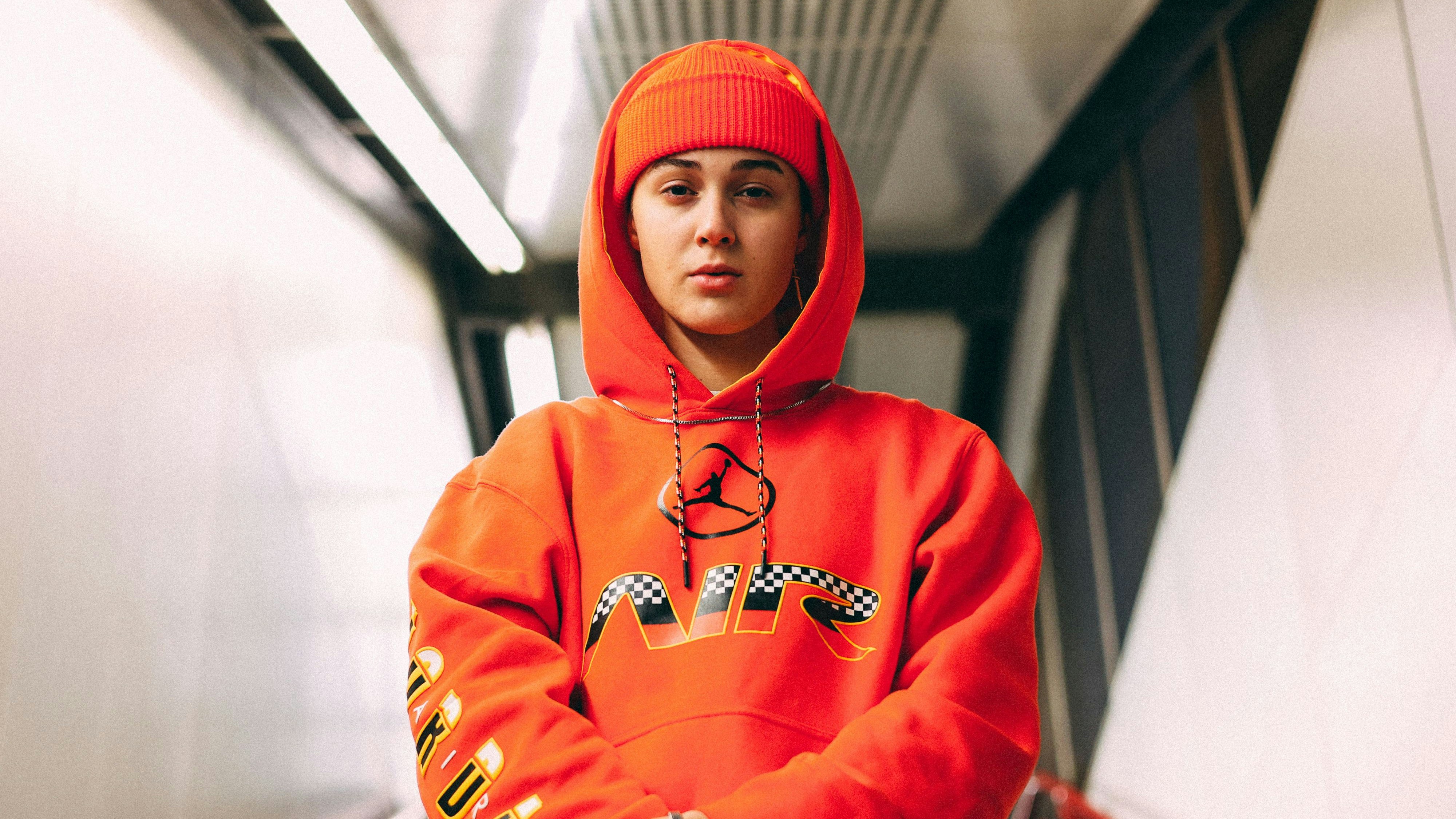 Als "Ness" startet die 16-Jährige nun voll durch.