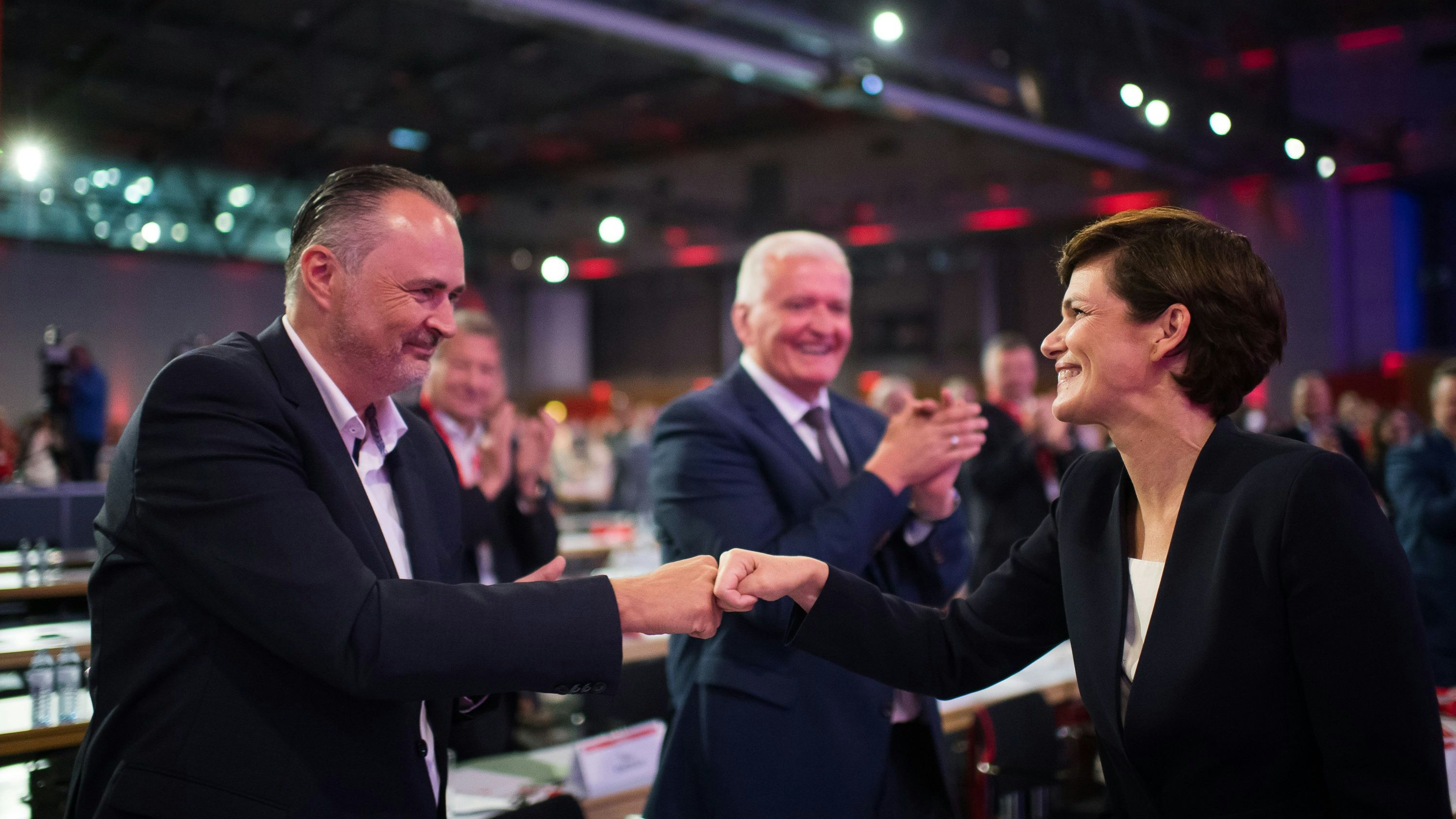 Gute Miene: Hans Peter Doskozil begrüßt Pamela Rendi-Wagner