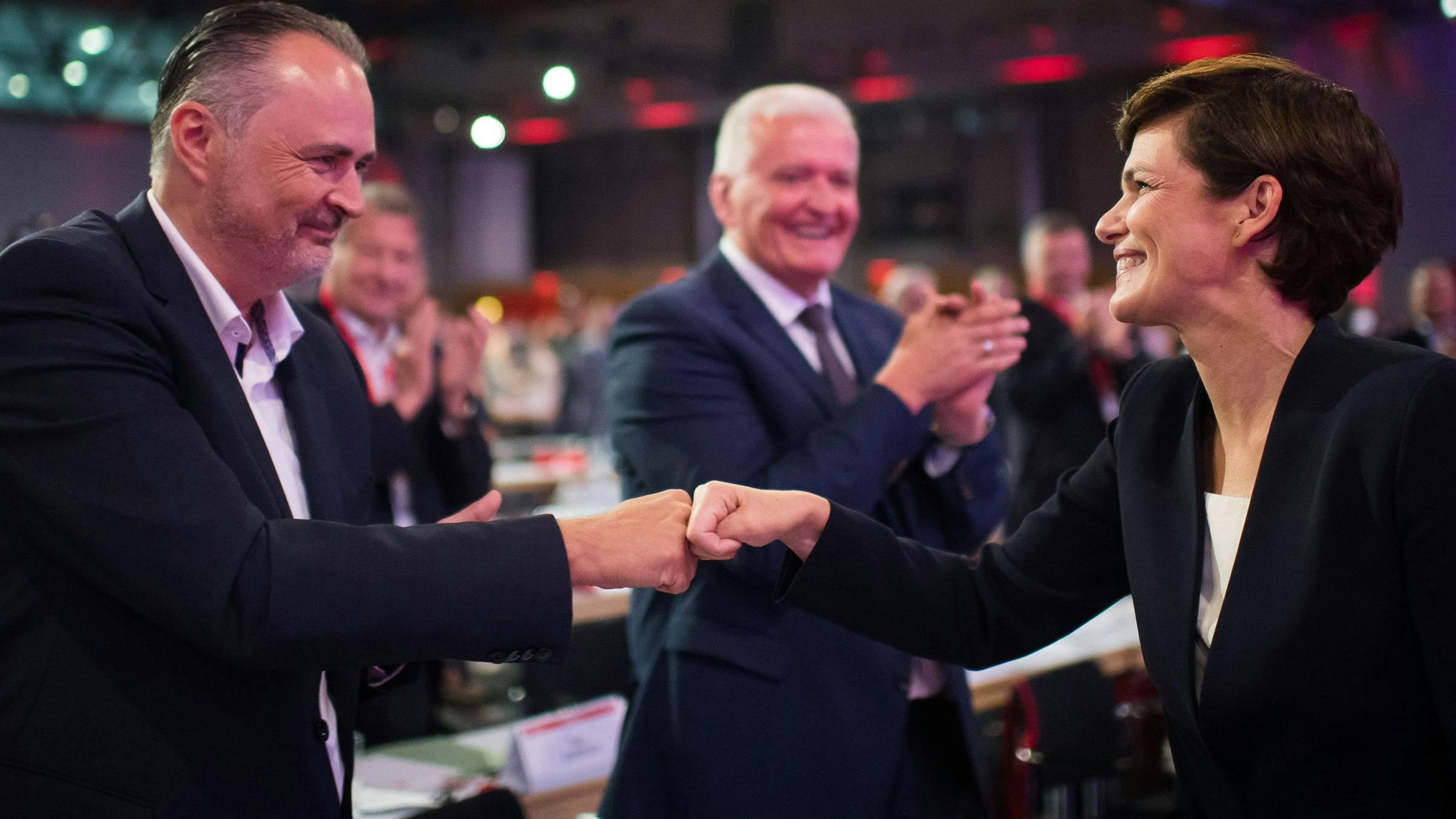 Gute Miene: Hans Peter Doskozil begrüßt Pamela Rendi-Wagner