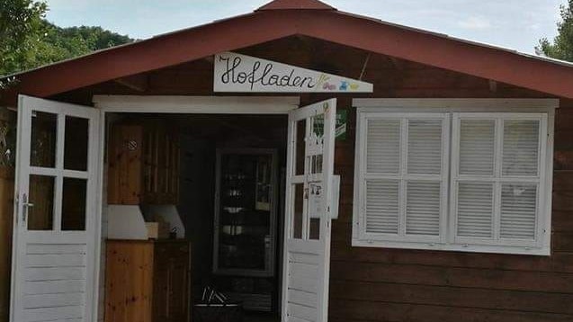 Die Burschen schlugen in diesem Hofladen zu.