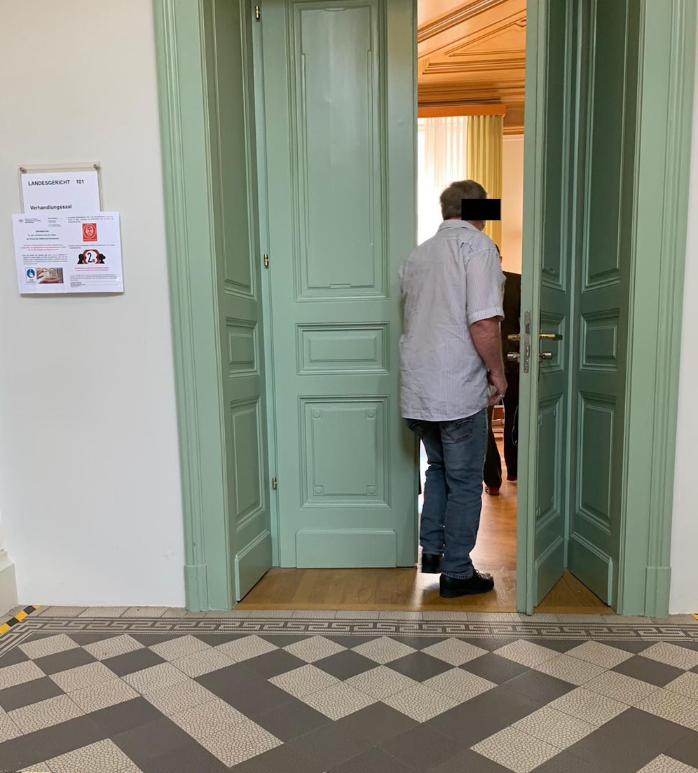 Der Angeklagte am Dienstag in St. Pölten vor Gericht.