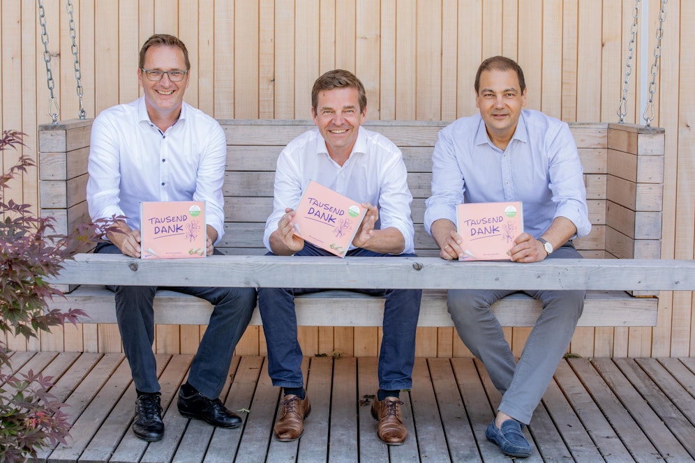 Manner CEO Andreas Kutil, SOS-Kinderdorf GF Die involvierten Akteure von links nach rechts: Christian Moser und Johannes Holzleitner, Geschäftsführer von Interspar Österreich