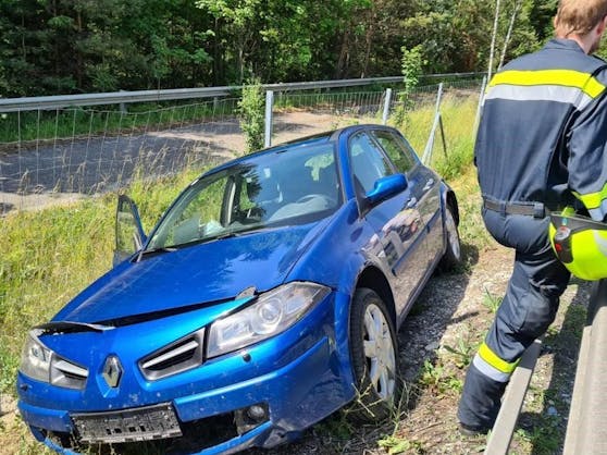 Stopp nach 400 Metern hinter der Leitschiene.