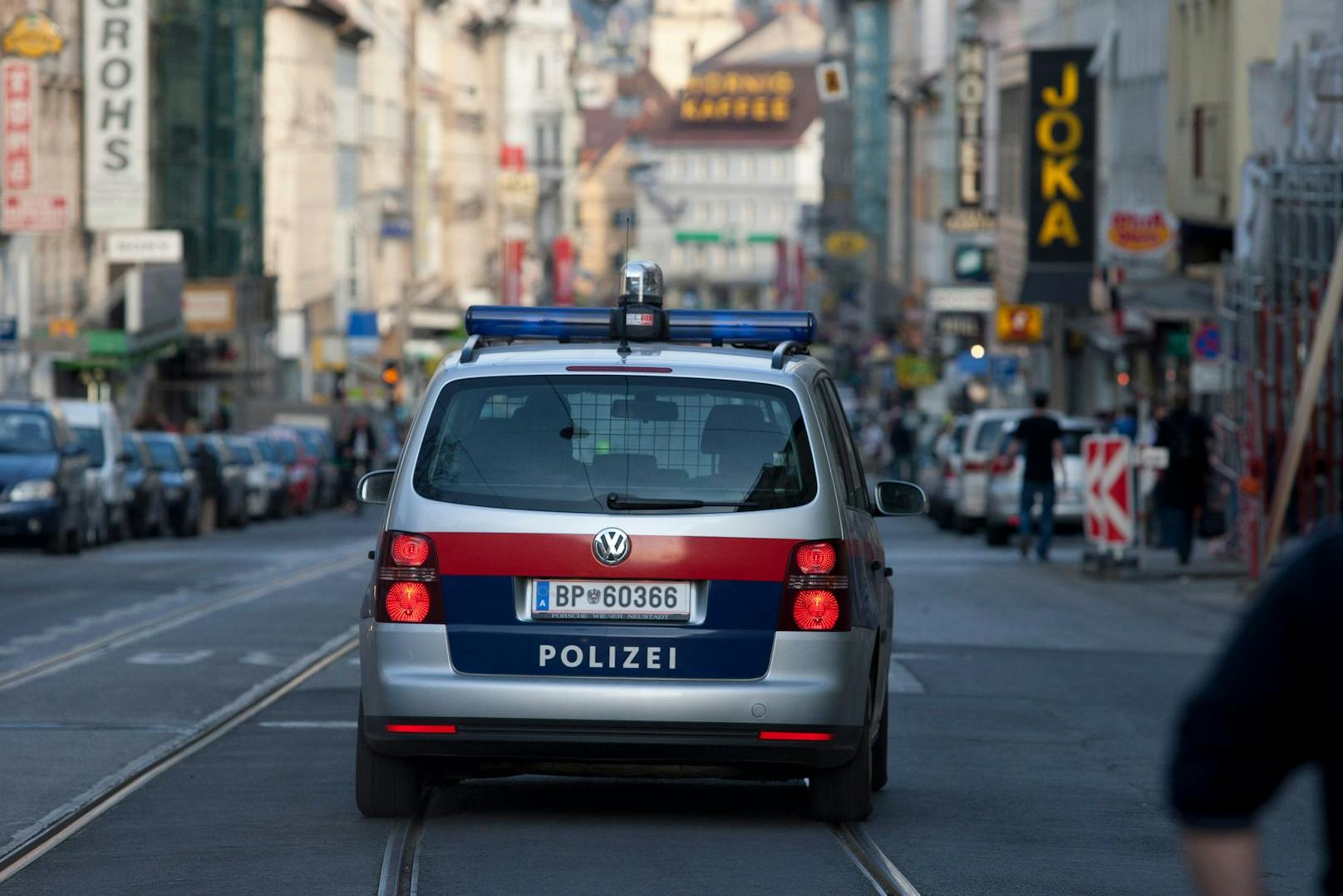 Polizeiauto im Einsatz in Graz. (Symbolbild)