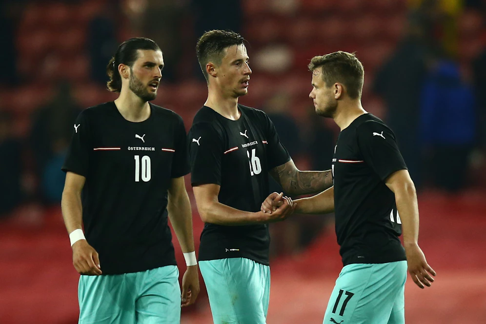 Das ÖFB-Team lief in England in schwarzen Trikots und türkisen Hosen auf