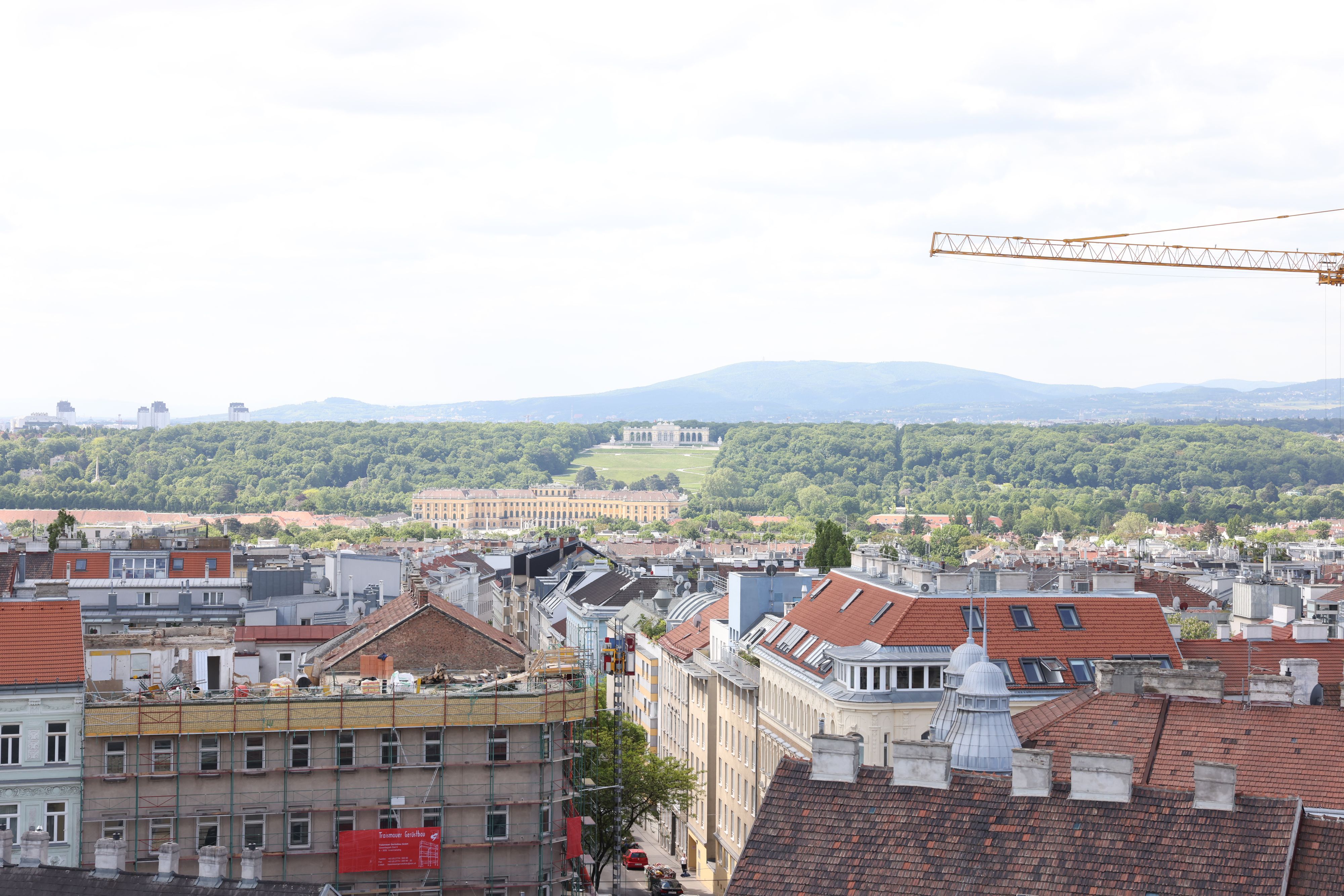Teilnehmer sehen vom Pop-up-Studio bis zum Schloss Schönbrunn und Gloriette.