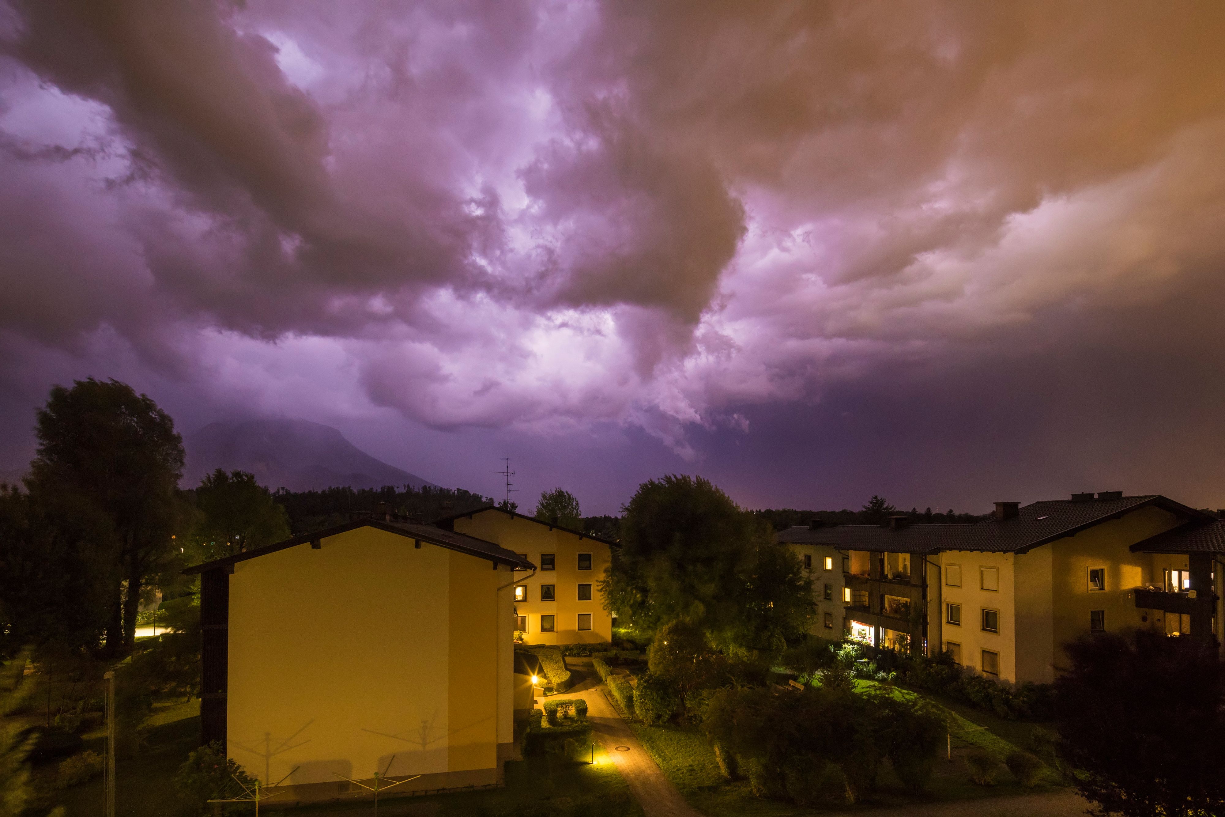 Gewitter über Elsbethen, Salzburger Land. Symbolbild
