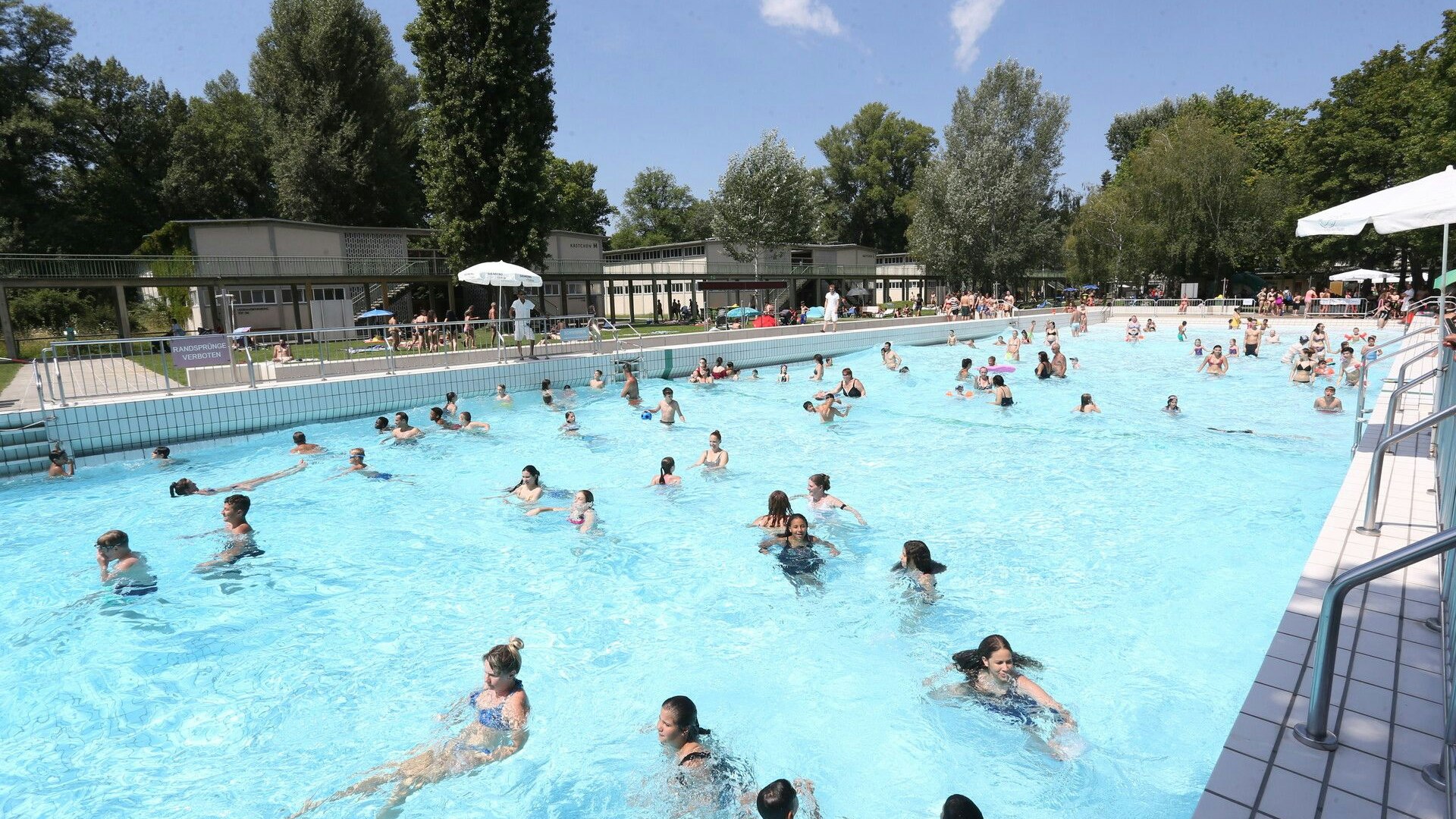 Heute.at - Mehr brennen für Abkühlung: Bäder-Eintritt wird teurer