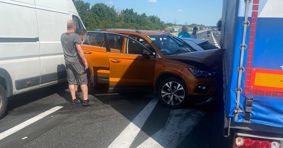 Auf der A4 in Niederösterreich krachte es.