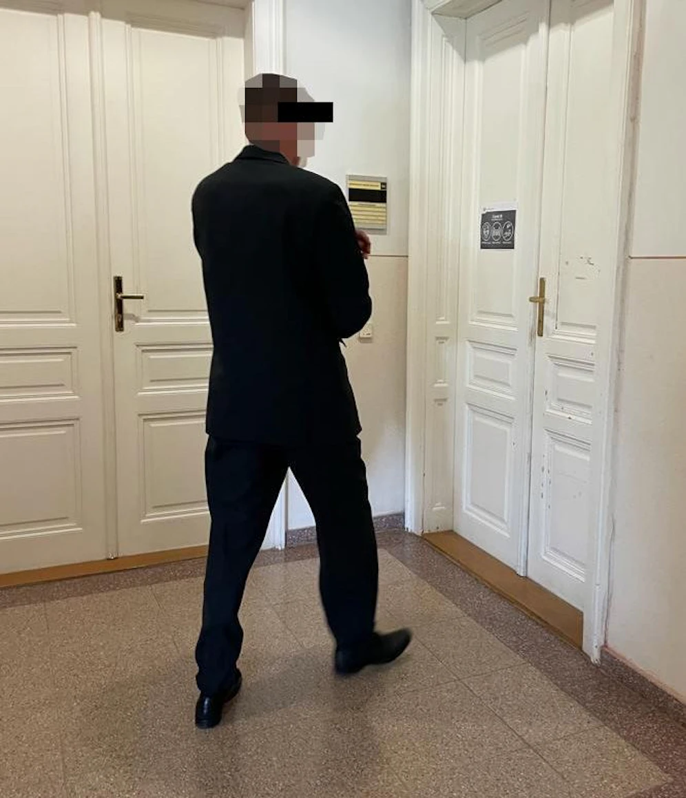 Der angeklagte Postamtsleiter