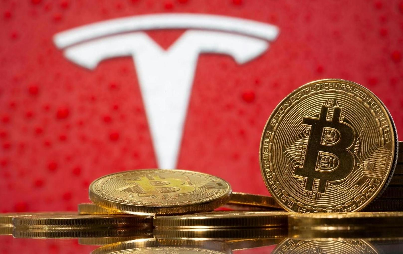 …dass seine Firma Tesla jetzt auch die Kryptowährung Bitcoin für den Autokauf akzeptiert.