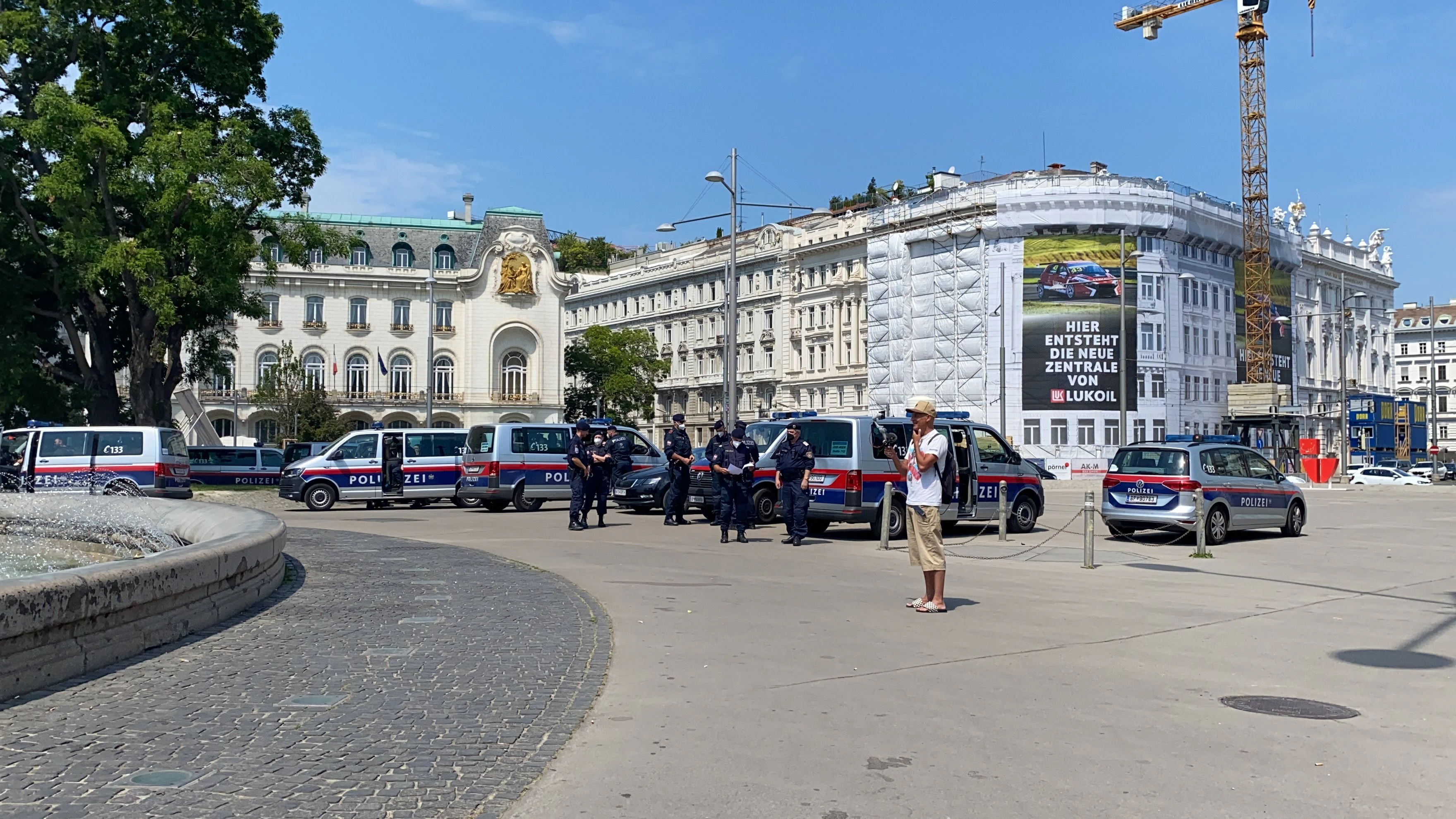 Ein Großaufgebot der Polizei ist vor Ort