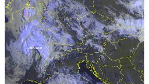 Ein Höhentief steuert auf Österreich zu.