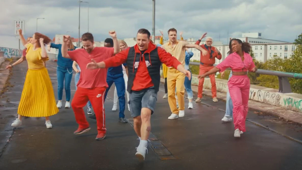 Andreas Gabalier in seinem Musikvideo zu seinem neuen Song "Liebeleben"