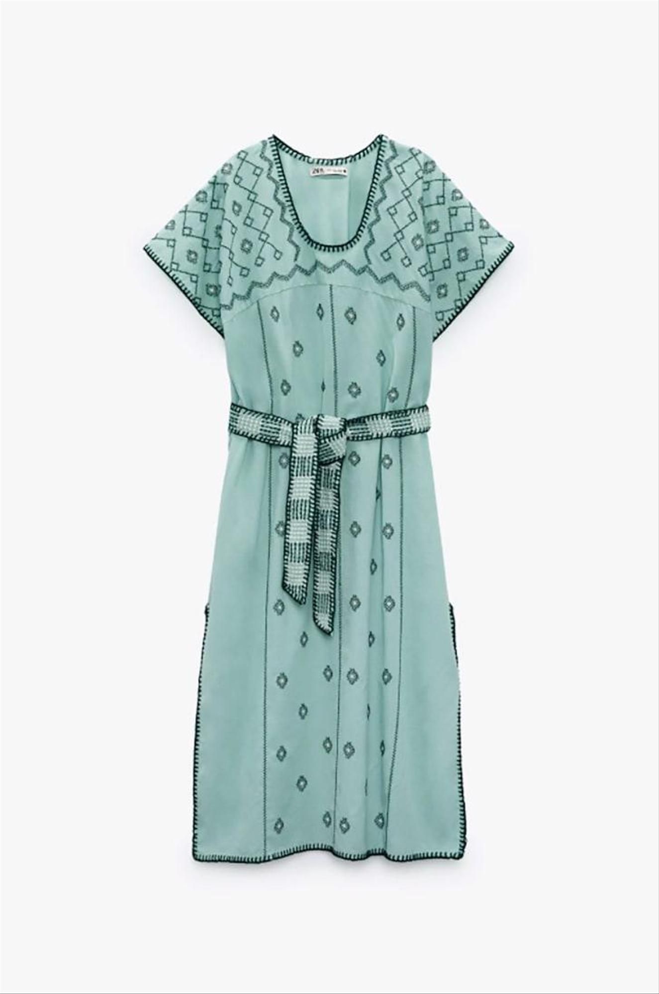 Das Kleid ist online nicht mehr erhältlich.