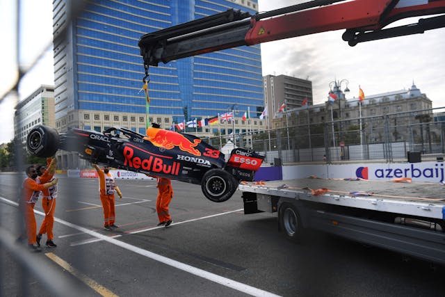 Verstappen Crash Statt Baku Sieg Herz In Der Hose Formel 1 Heute At