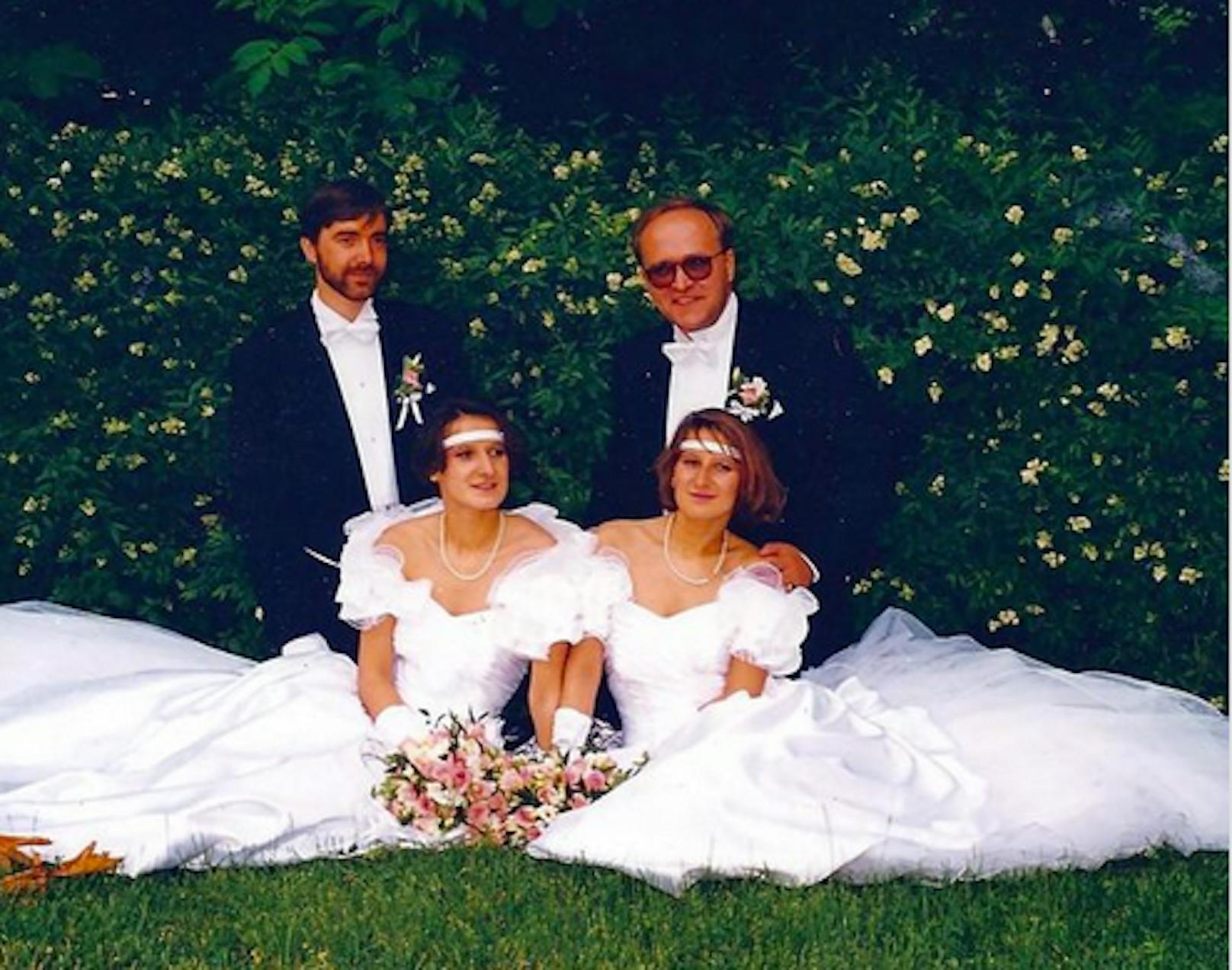 Johanna Mikl-Leitner (r.) mit Ehemann Andreas sowie Zwillingsschwester Cornelia und Mann