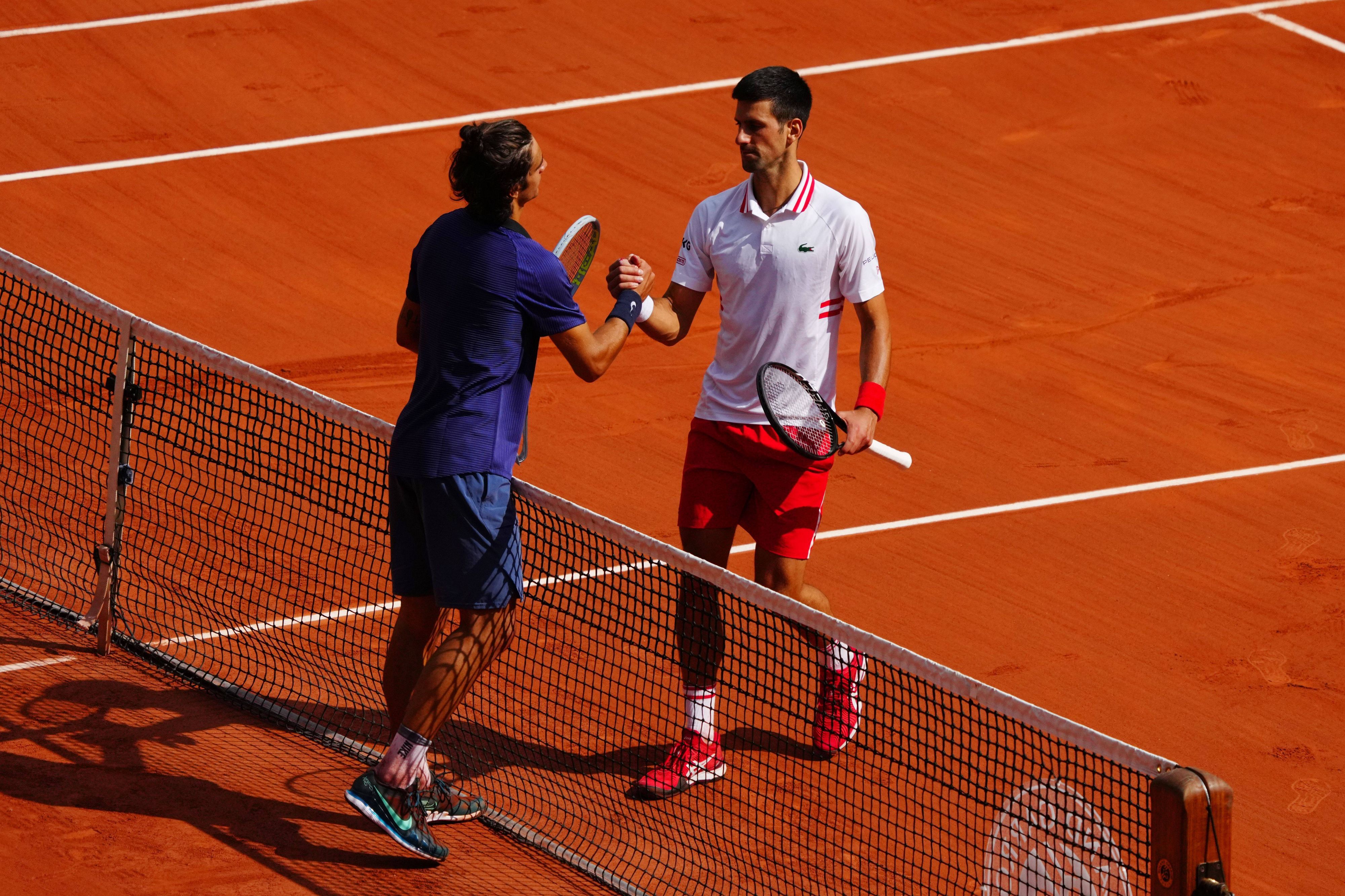 Lorenzo Musetti muss sich gegen Novak Djokovic geschlagen geben