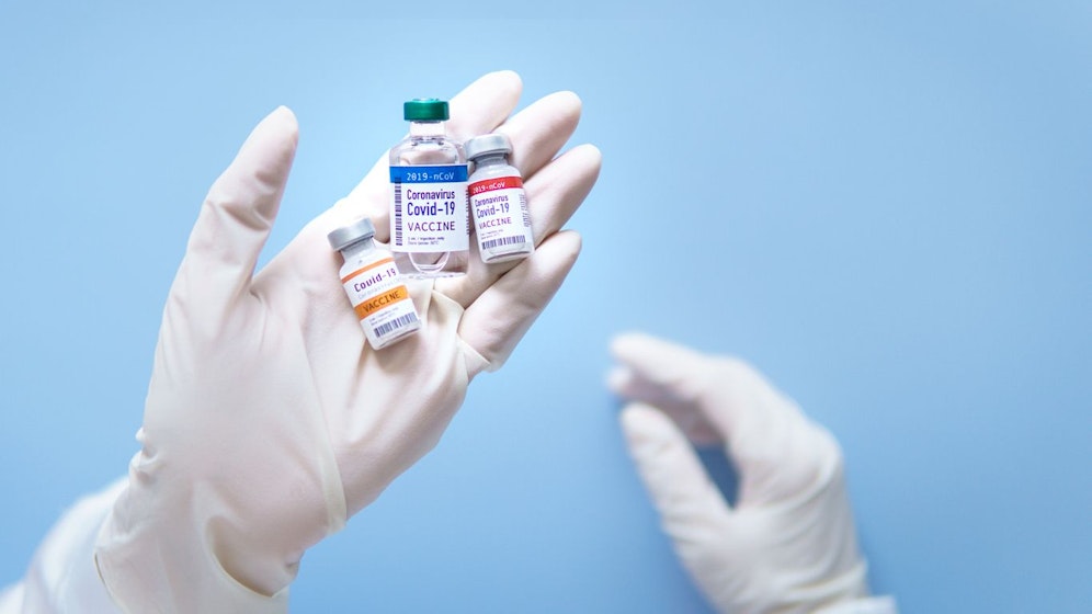 AstraZeneca und Pfizer im Vergleich.