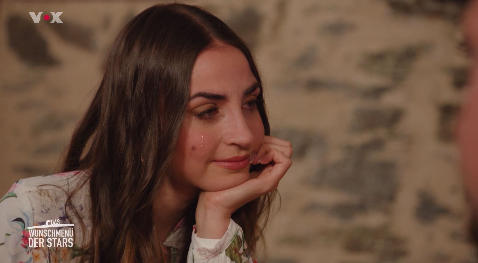 Ekaterina bricht in "Das Wunschmenü der Stars" in Tränen aus.
