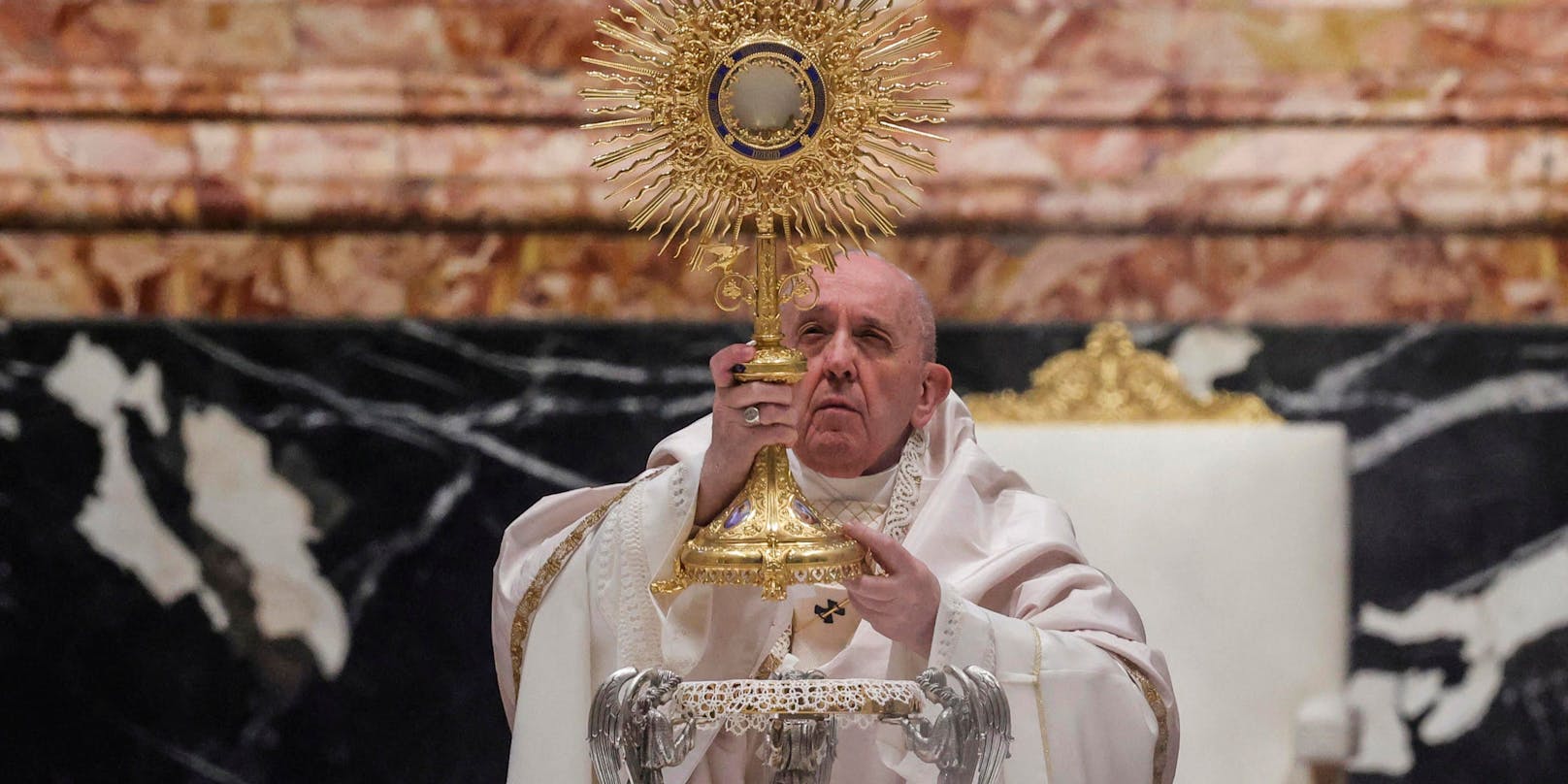 Papst Franziskus während einer Messe im Petersdom, Rom, am 6. Juni 2021.