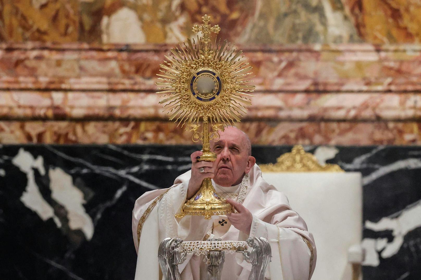 Papst Franziskus während einer Messe im Petersdom, Rom, am 6. Juni 2021.