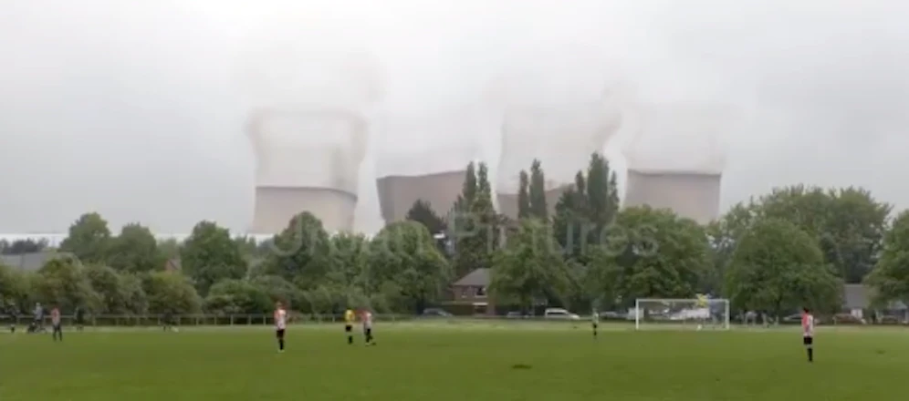 Das Kohlekraftwerk in Rugeley wird gesprengt