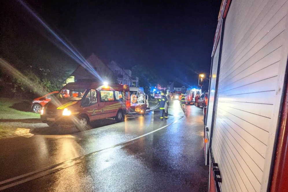 Aufgrund der massiven Überschwemmungen in Rot an der Rot mussten Hochwasserboote angefordert werden, berichtet die Feuerwehr Riedlingen.