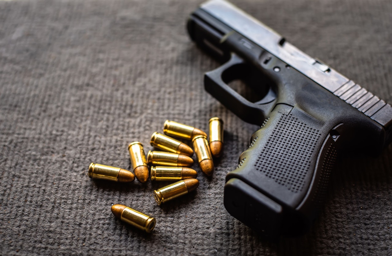 Heute.at - Mann liefert sich wilde Schießerei mit Einbrechern